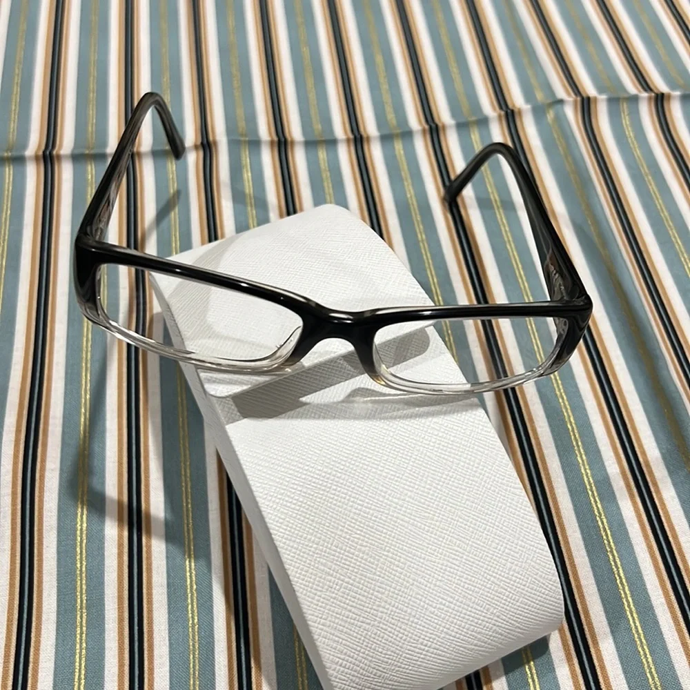 Prada - Picture 6 of 11